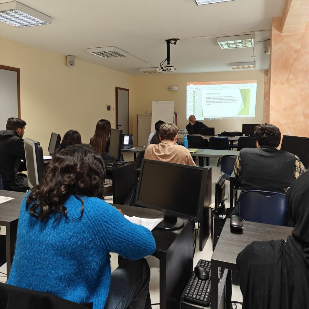 Parte il corso in Digital Marketing!